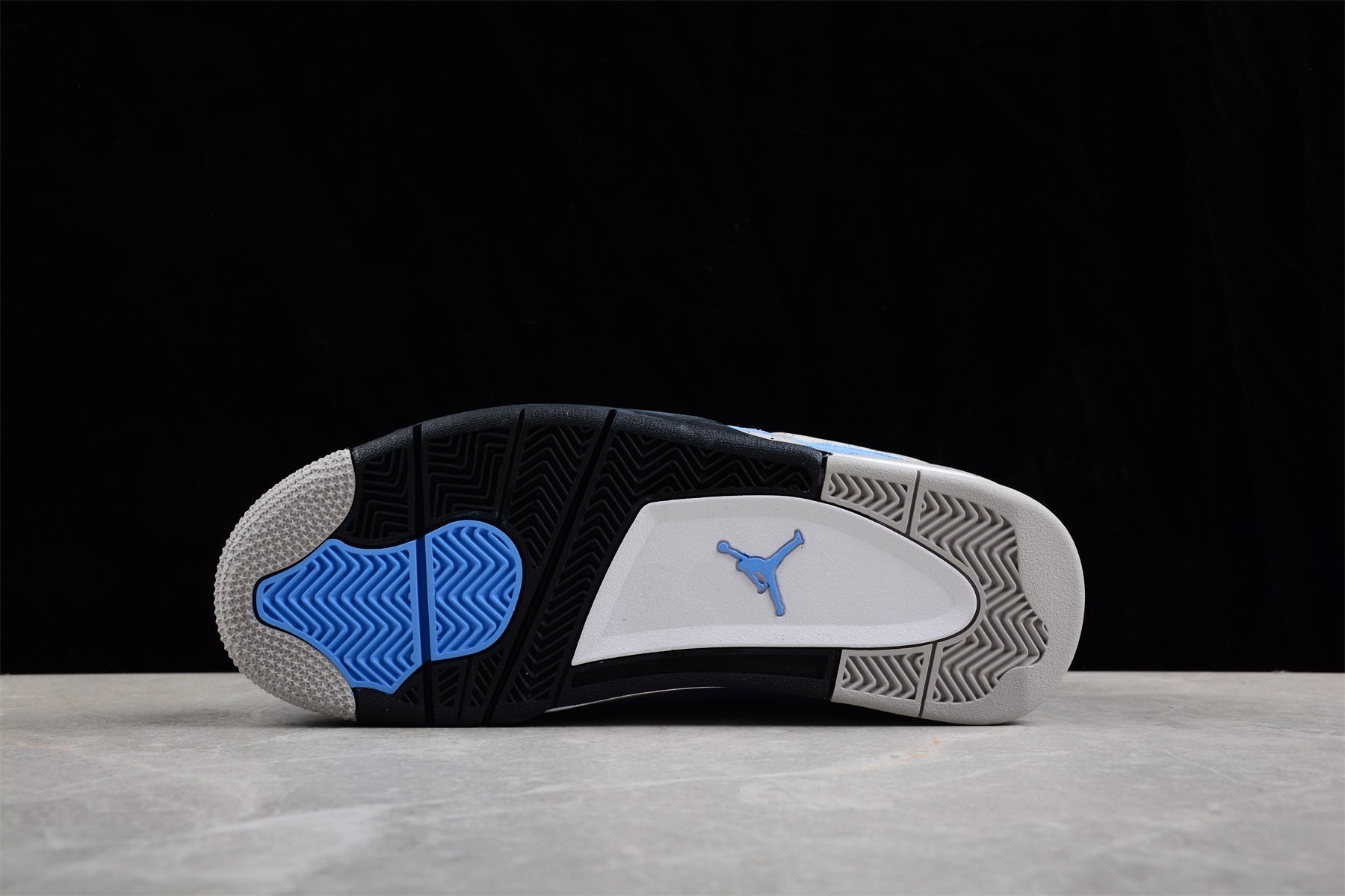 AJ 4 RETRO " UNIVERSITY BLUE"