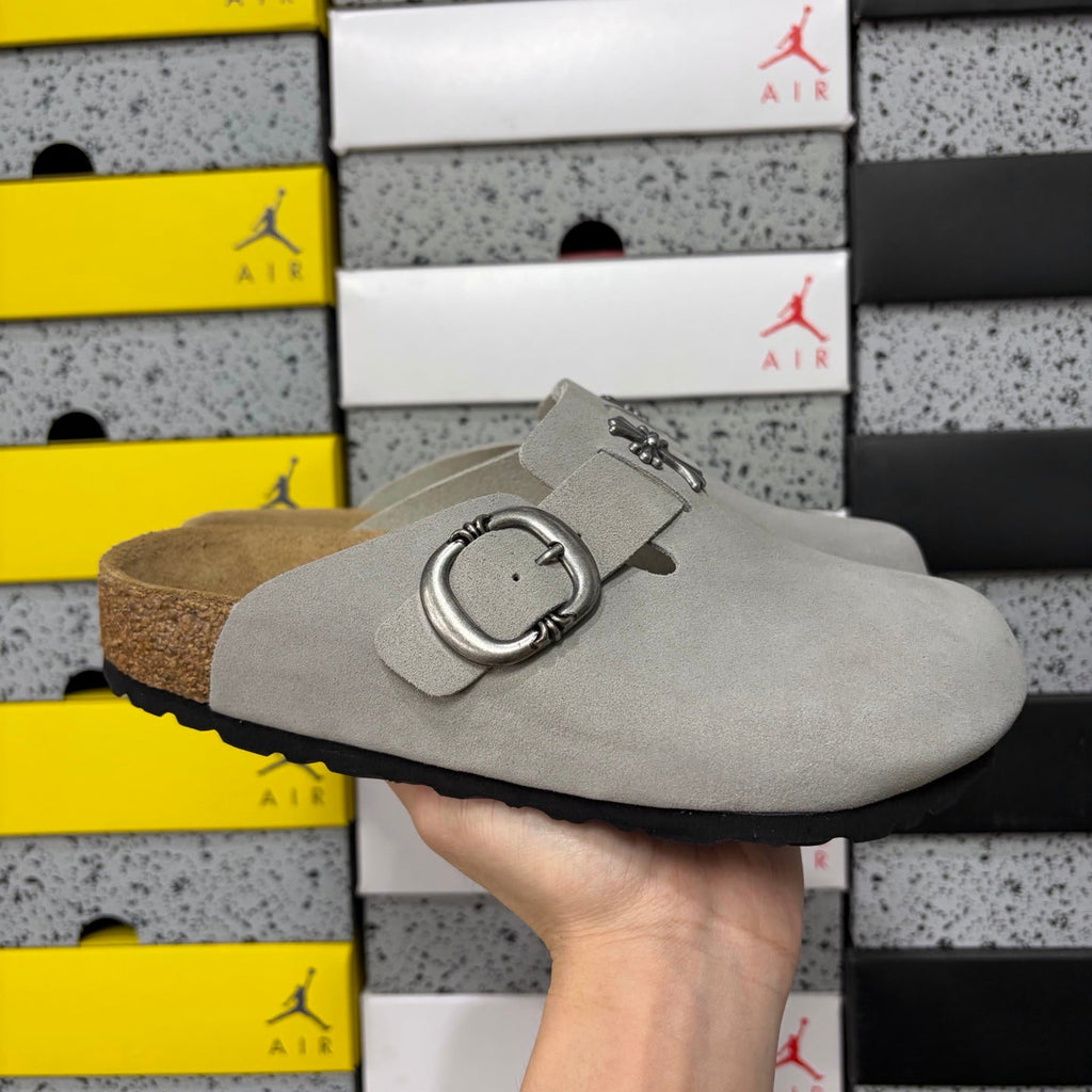 Birkenstock x Chrome Hearts Zuecos