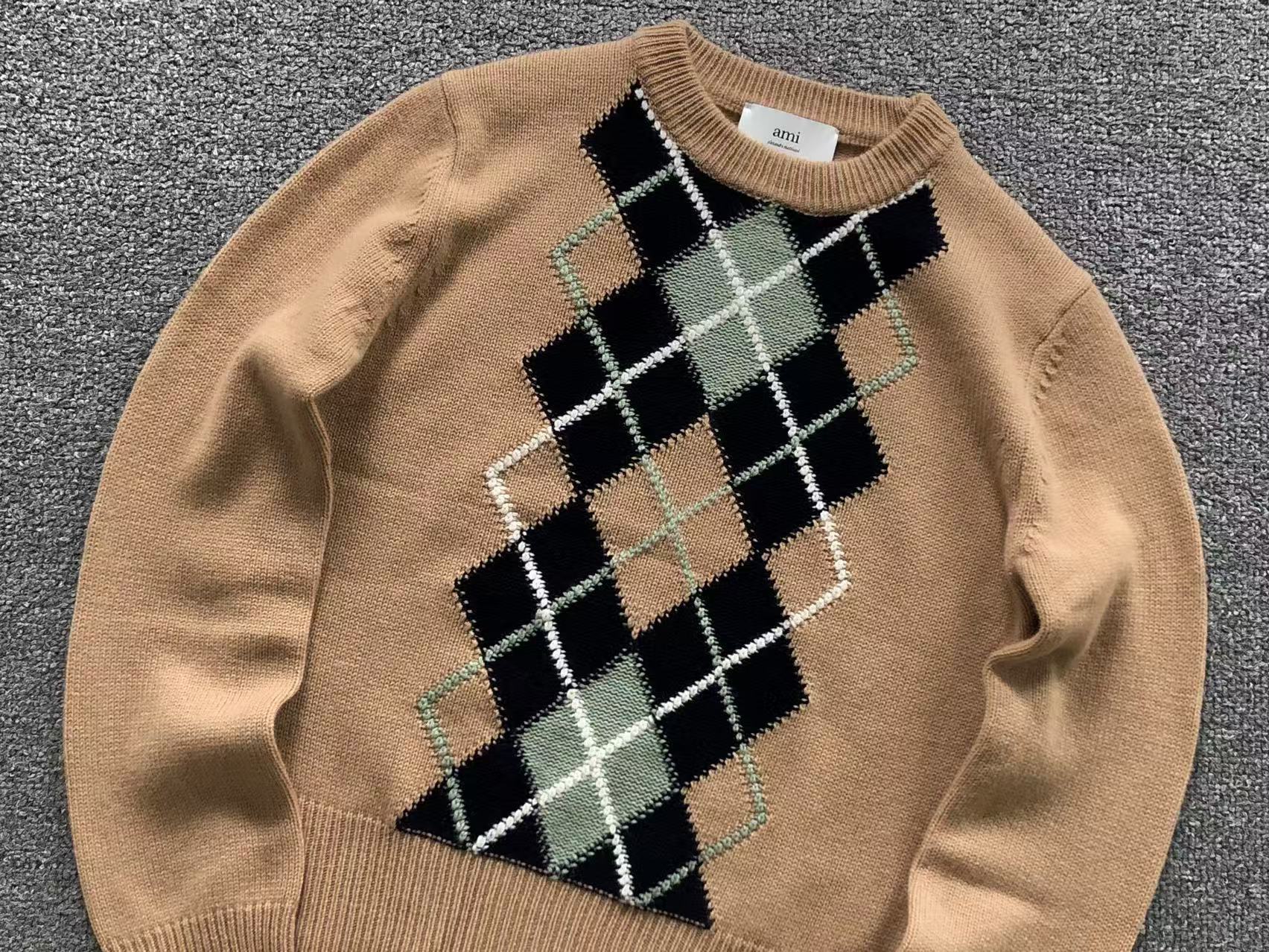 Am1 Sweater Female