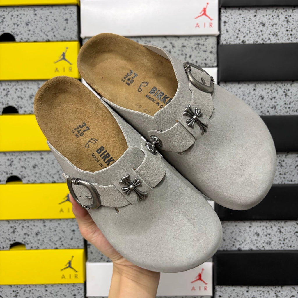 Birkenstock x Chrome Hearts Zuecos