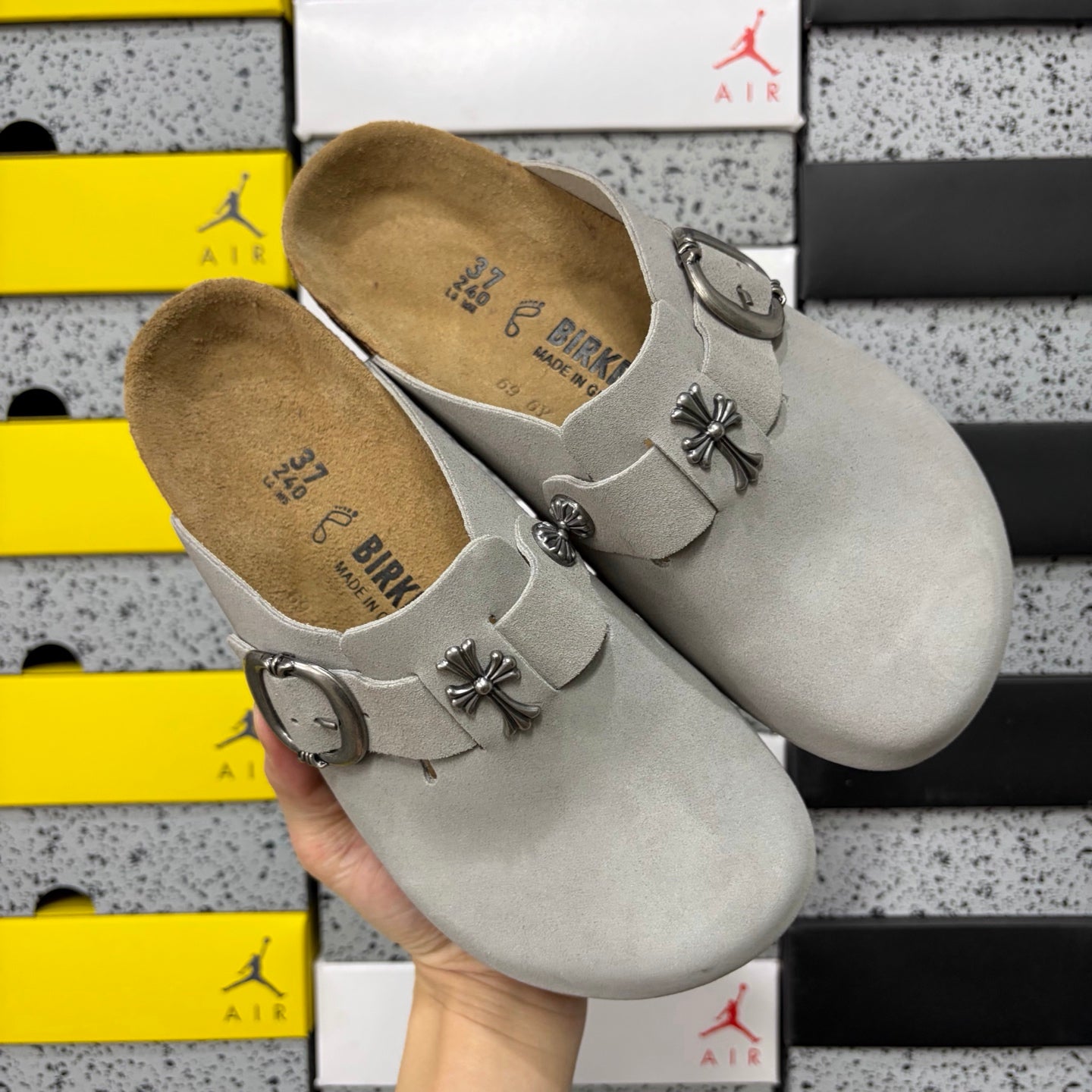 Birkenstock x Chrome Hearts Zuecos