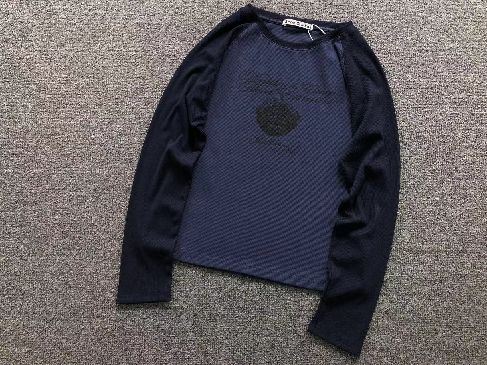 AcneStdios Longsleeve Female