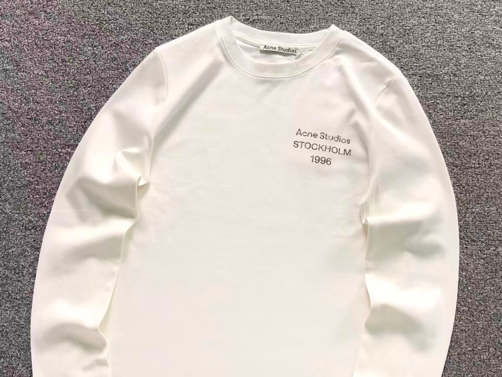 AcneStdios Longsleeve Female