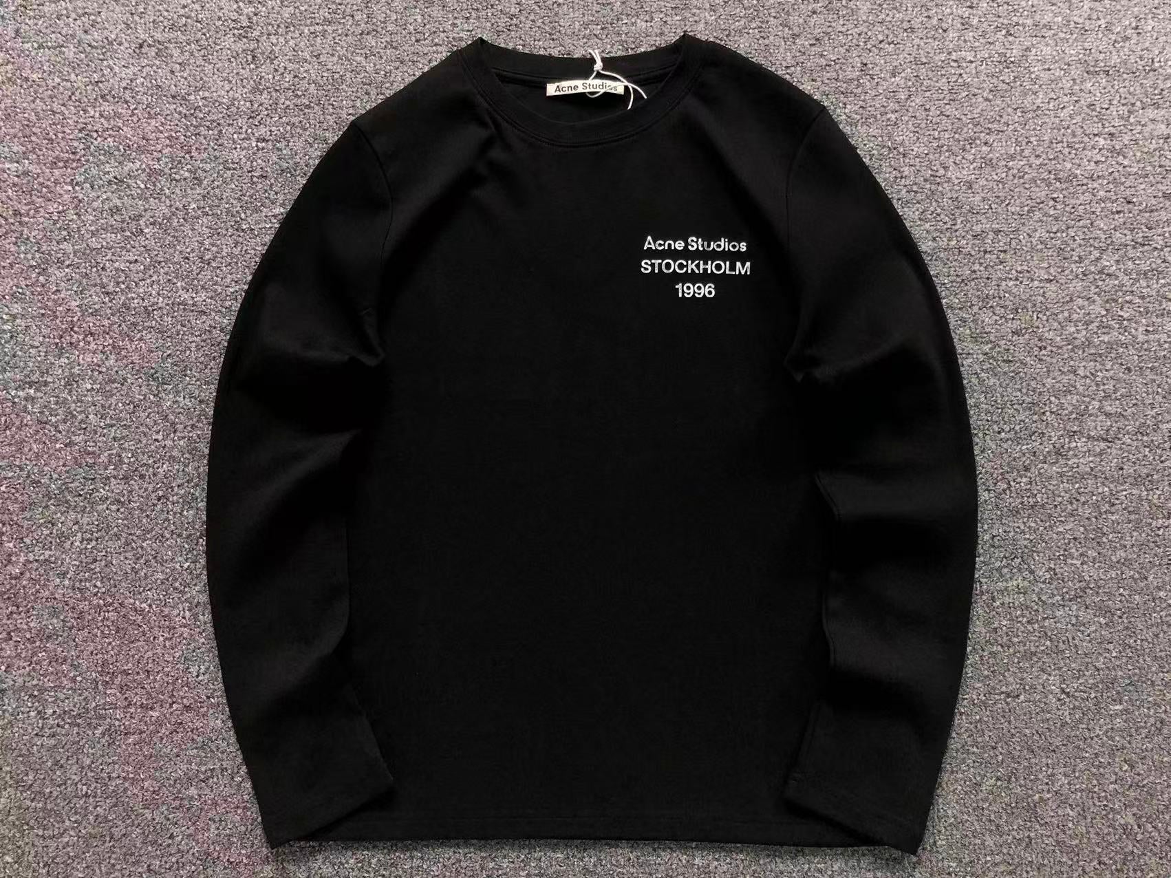 AcneStdios Longsleeve Female