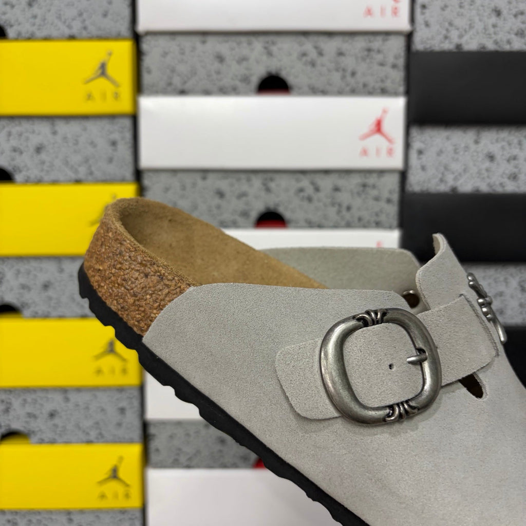 Birkenstock x Chrome Hearts Zuecos