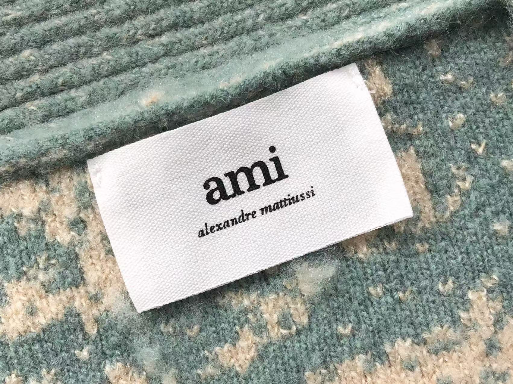 Am1 Sweater