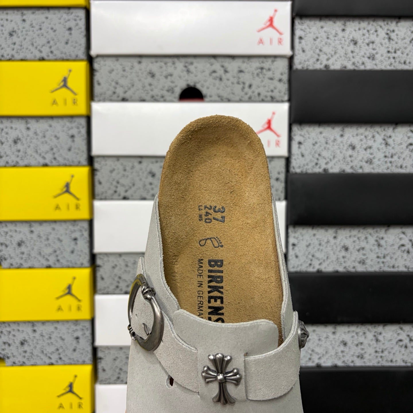 Birkenstock x Chrome Hearts Zuecos