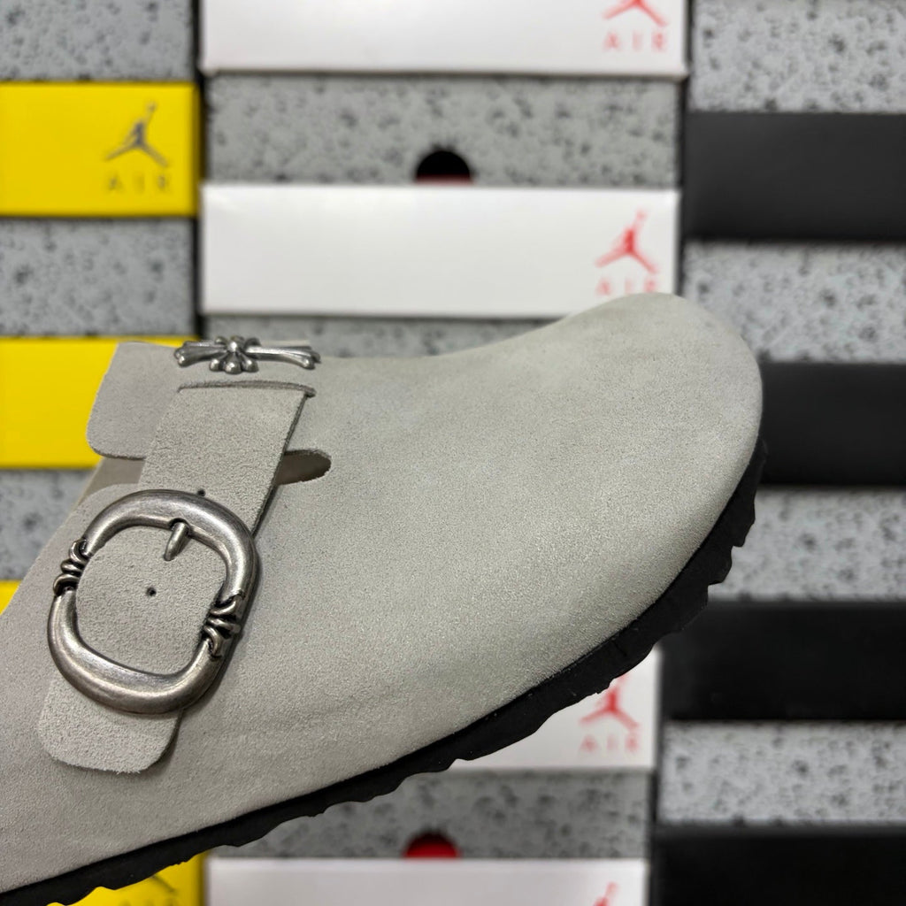 Birkenstock x Chrome Hearts Zuecos