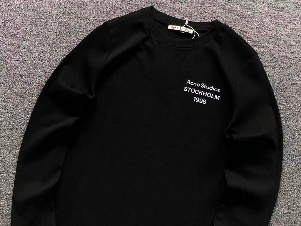 AcneStdios Longsleeve Female