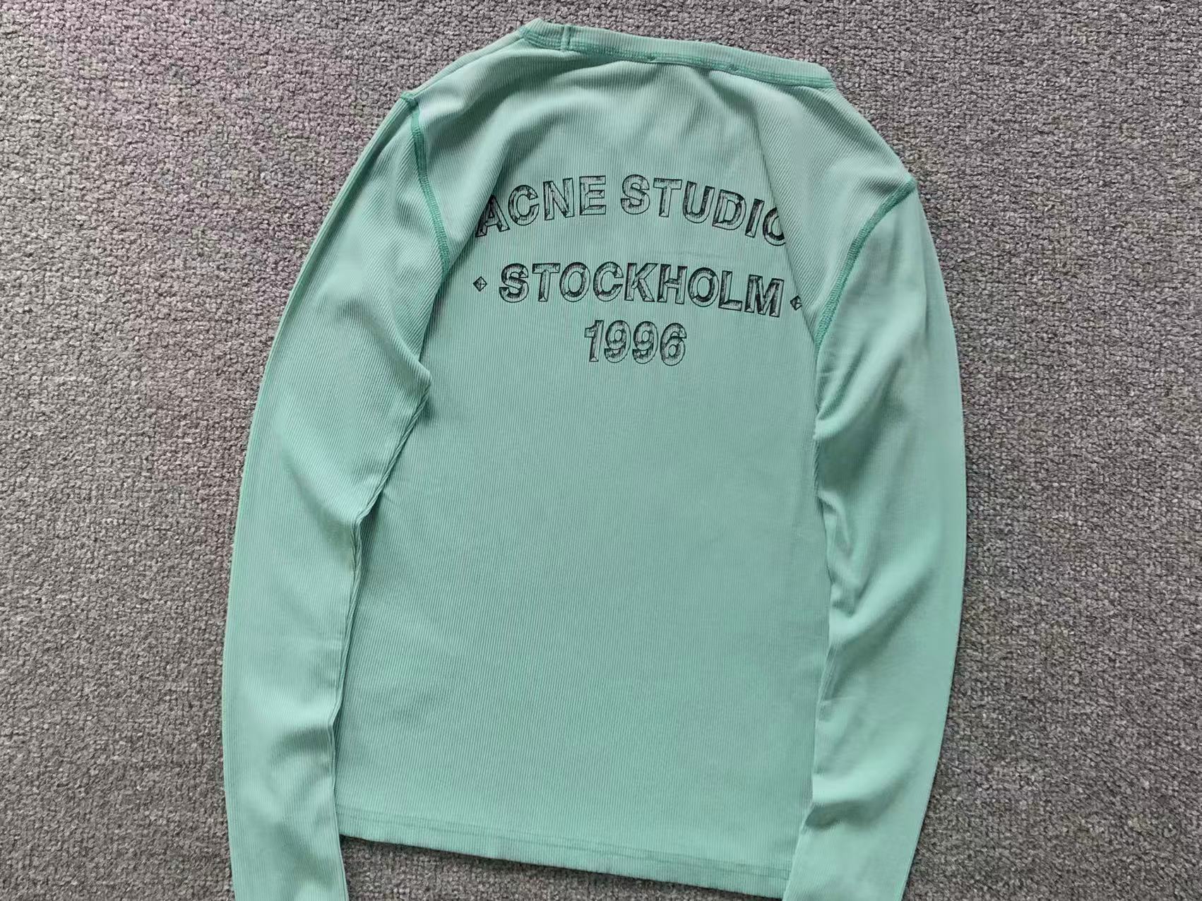 AcneStdios Longsleeve Female
