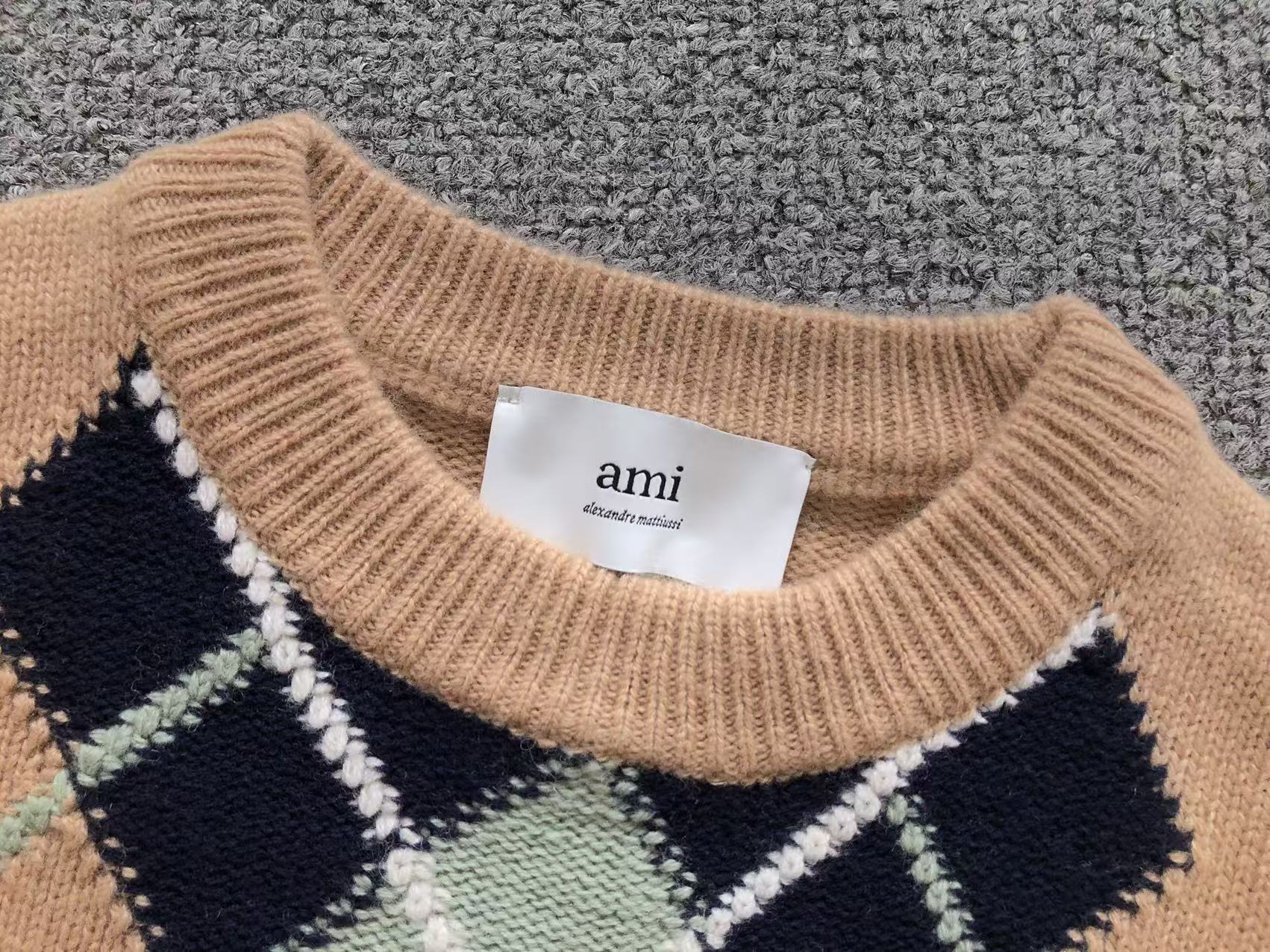 Am1 Sweater Female