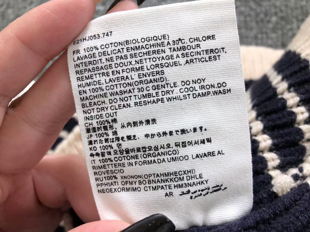 Am1 Sweater