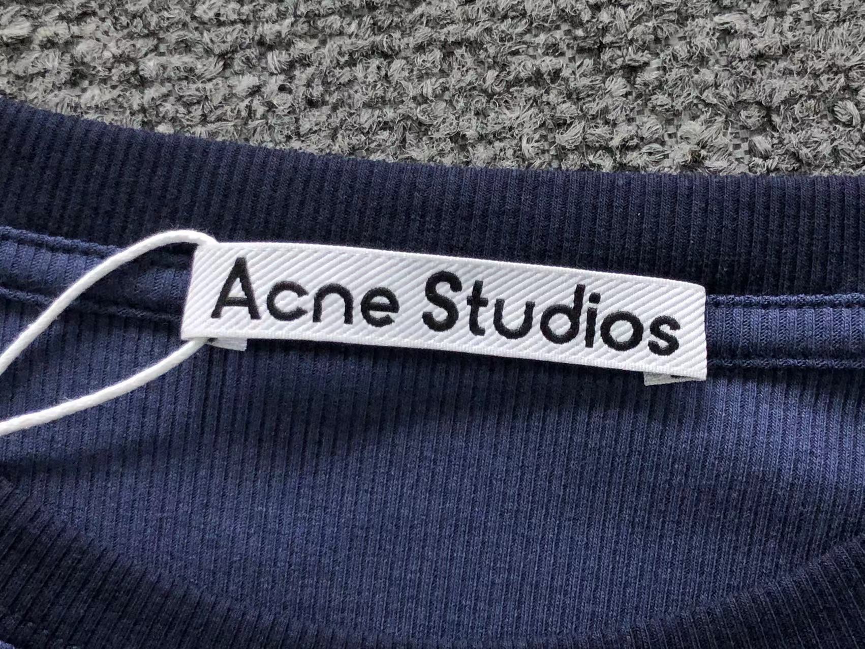 AcneStdios Longsleeve Female