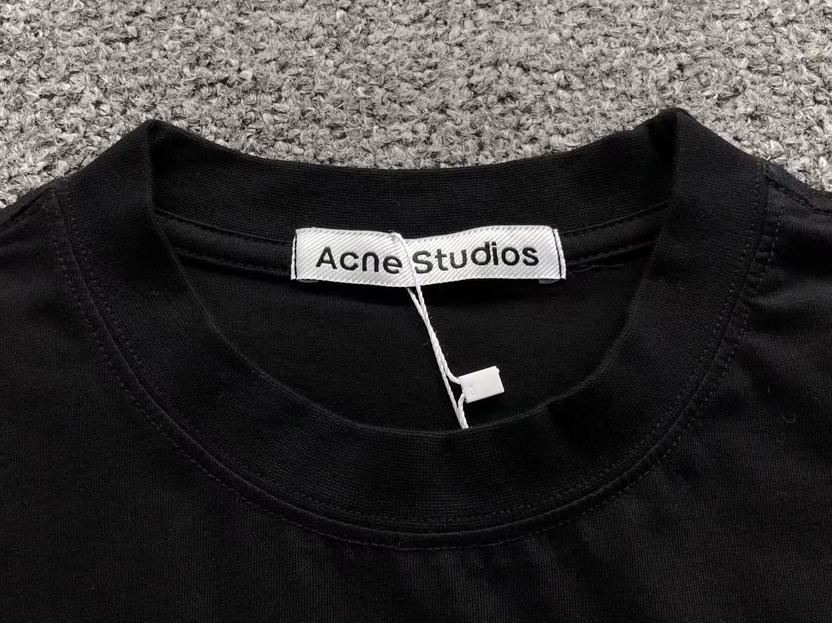 AcneStdios Tshirt