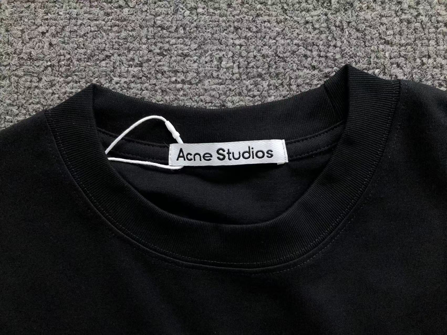 AcneStdios Tshirt
