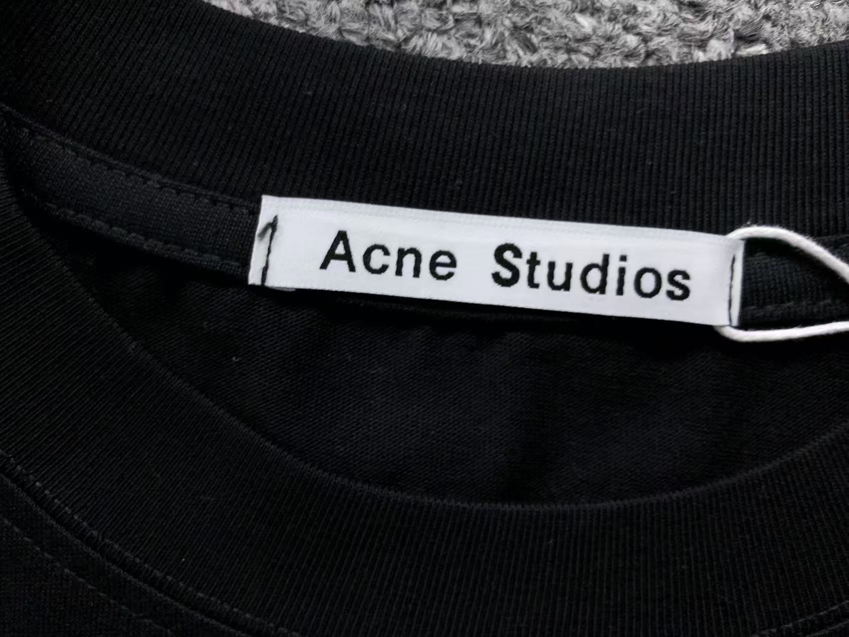 AcneStdios Tshirt