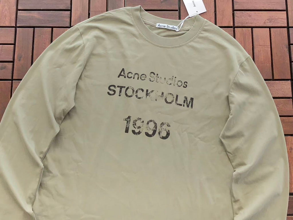 AcneStudios Manga larga