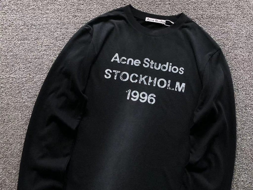 AcneStdios Longsleeve Female