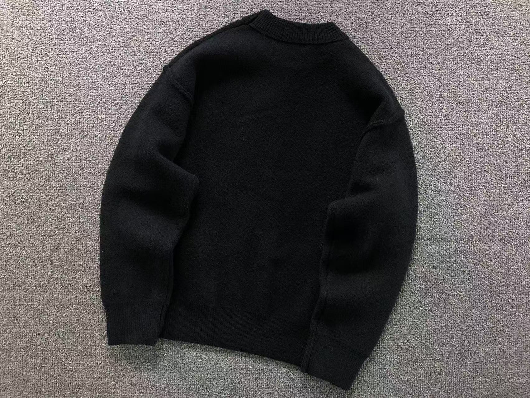 Am1 Sweater