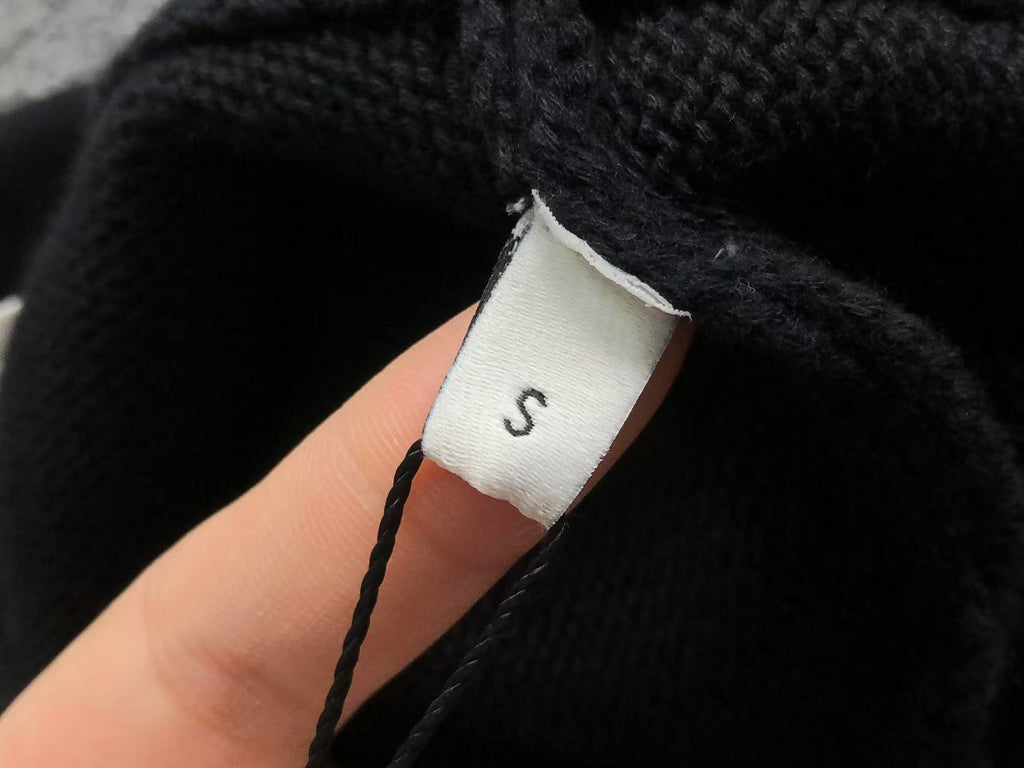 Am1 Sweater