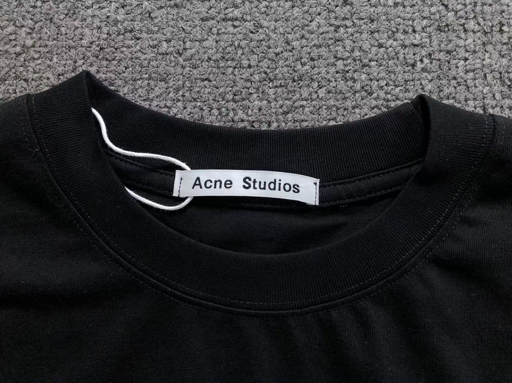 AcneStdios Tshirt