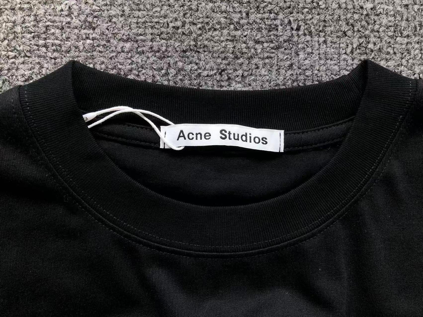 AcneStdios Tshirt