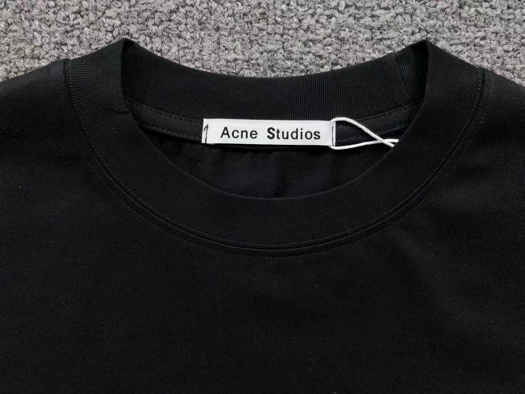AcneStdios Tshirt