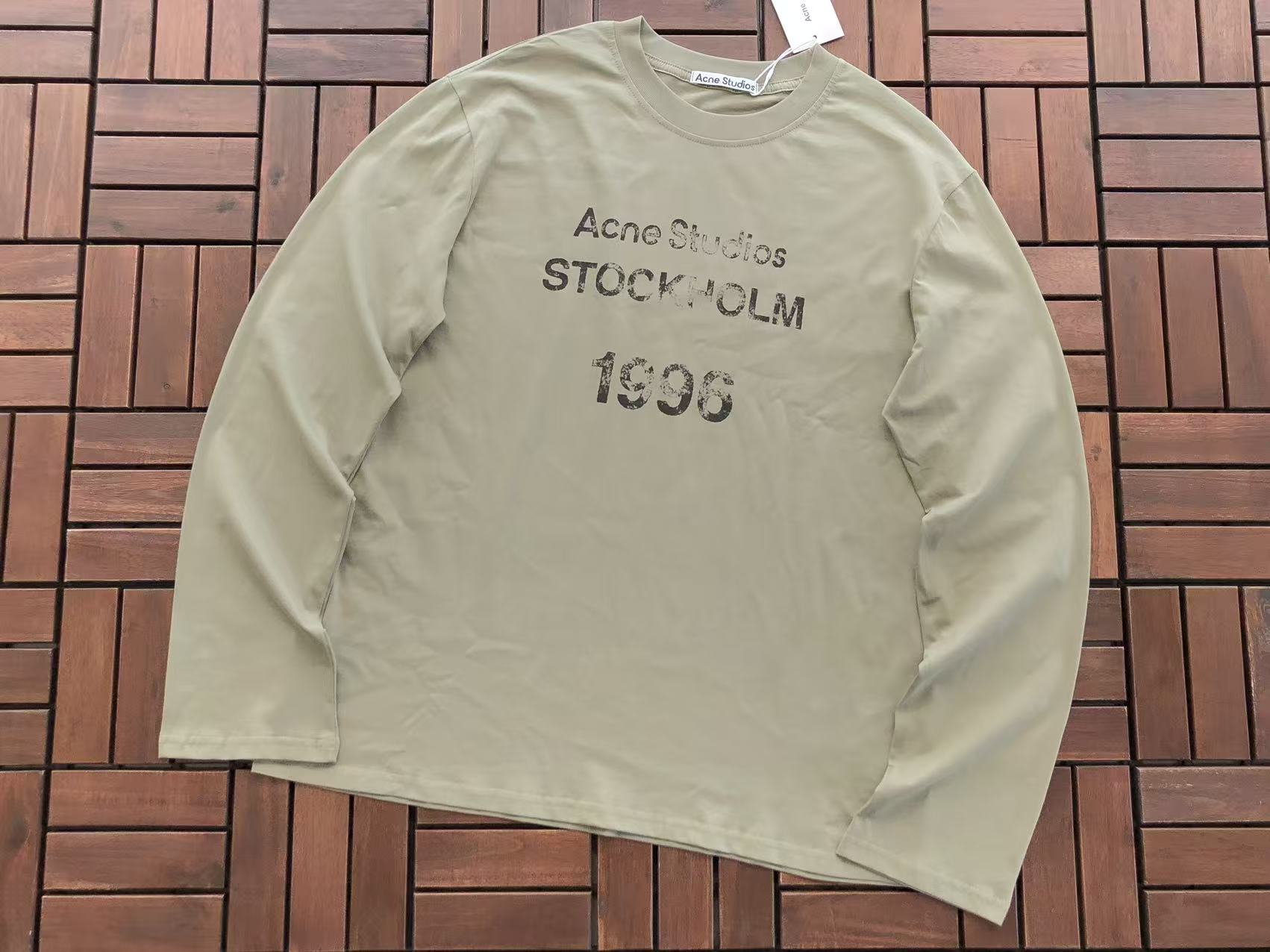 AcneStudios Manga larga
