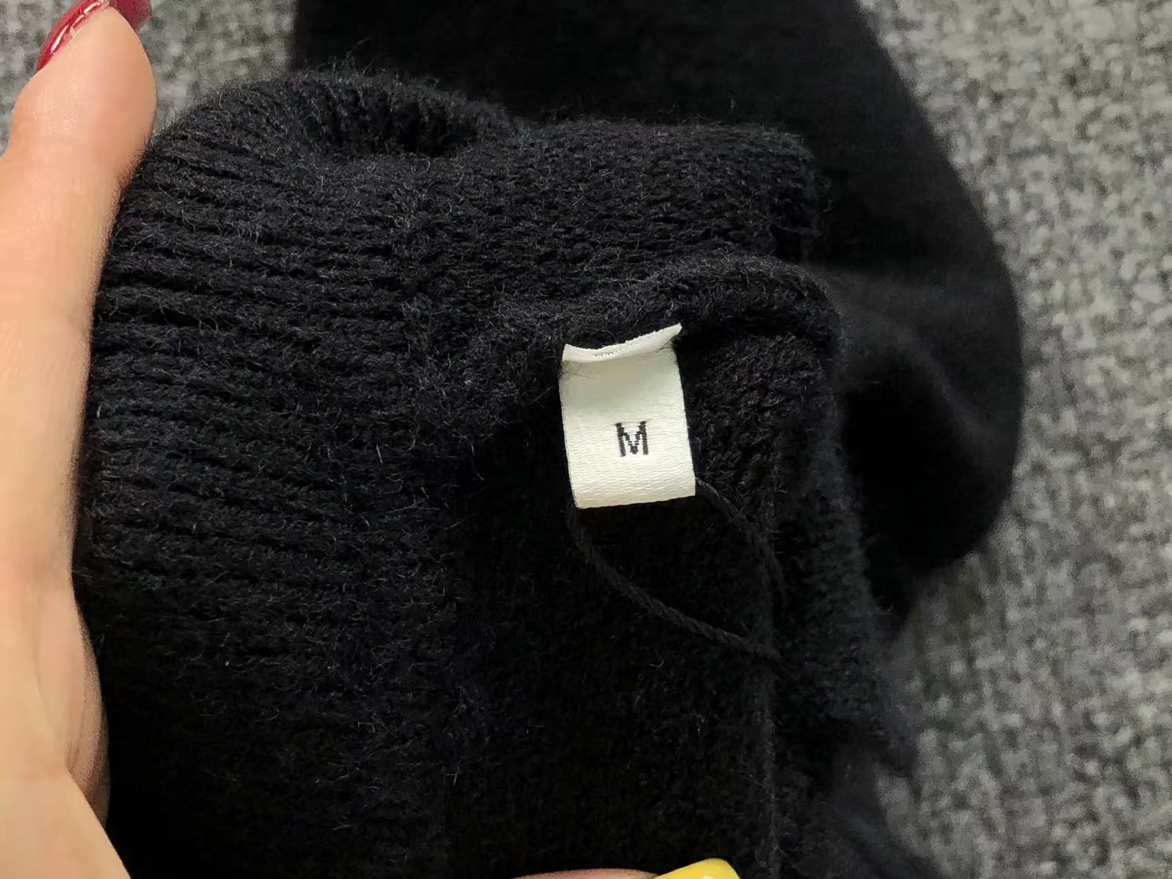Am1 Sweater