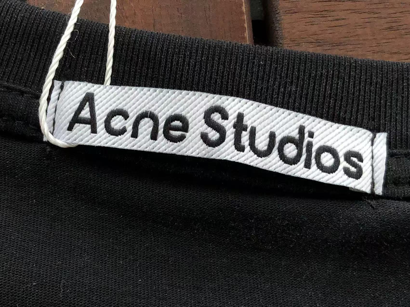 AcneStudios Manga Larga