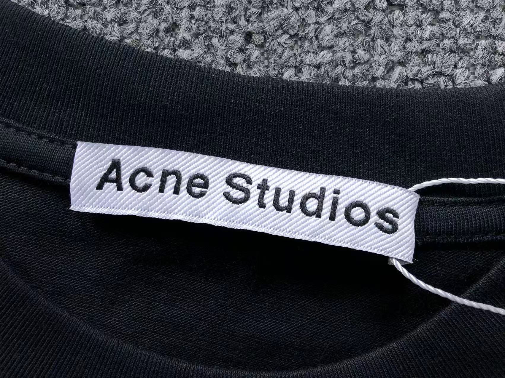 AcneStdios Tshirt