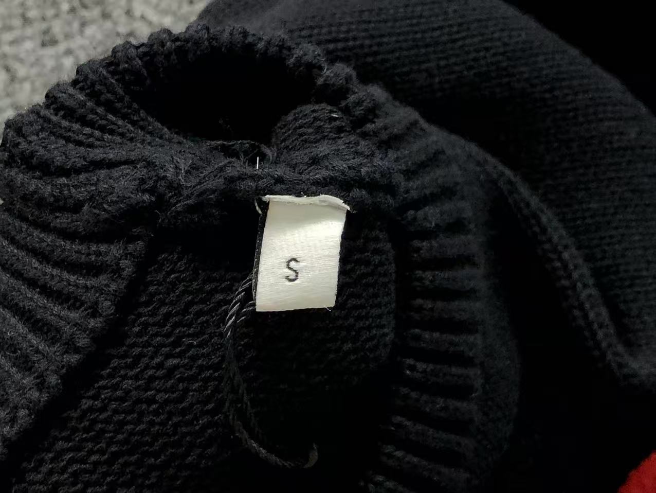 Am1 Sweater