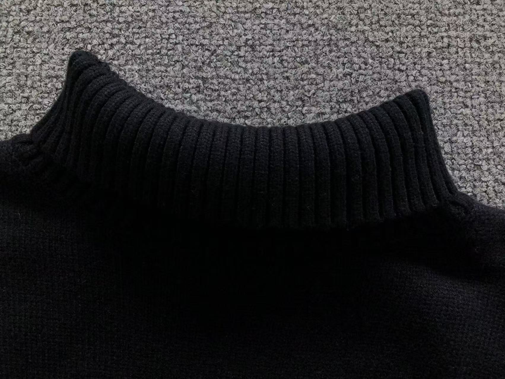 Am1 Sweater