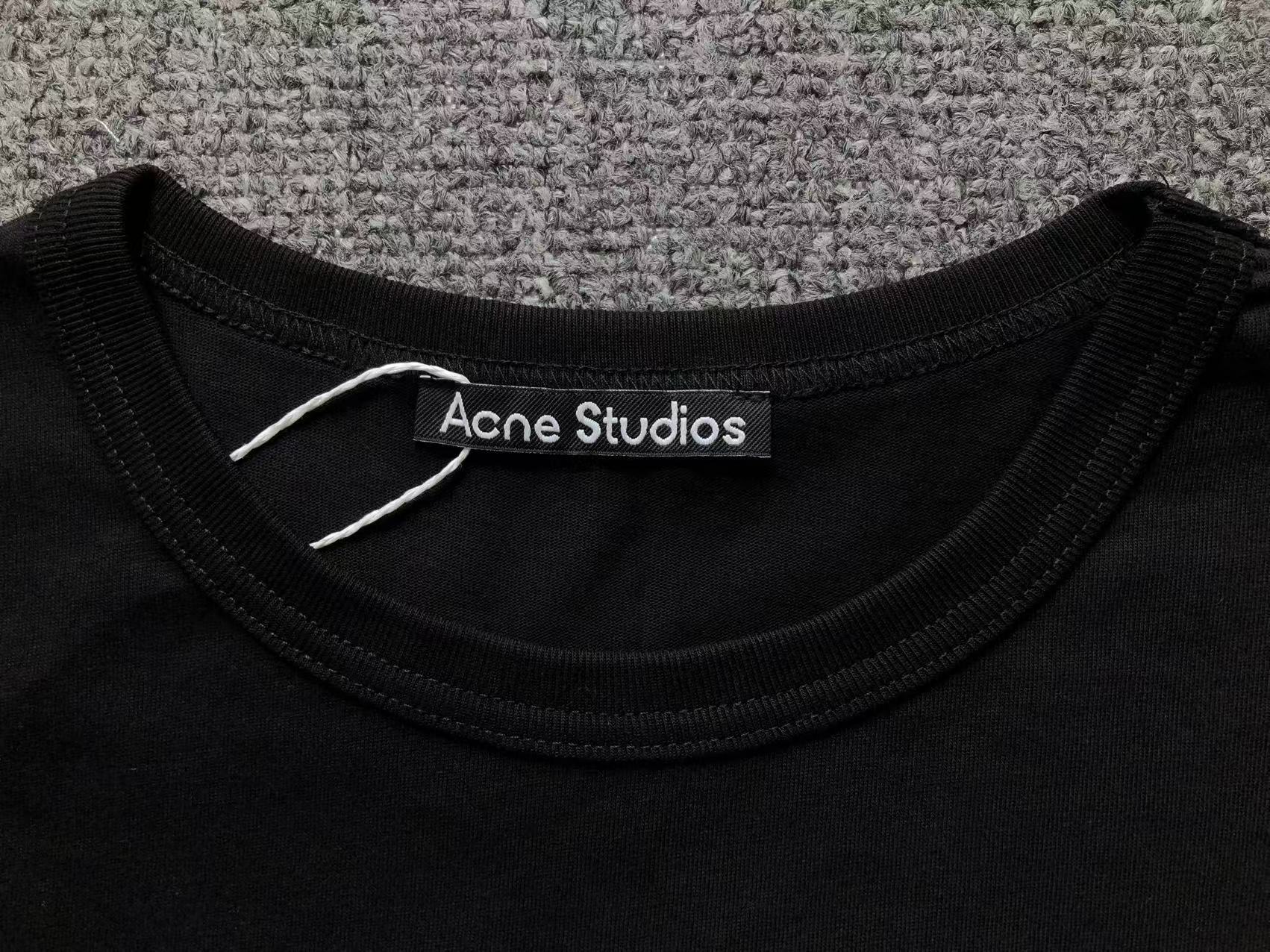 AcneStdios Tshirt