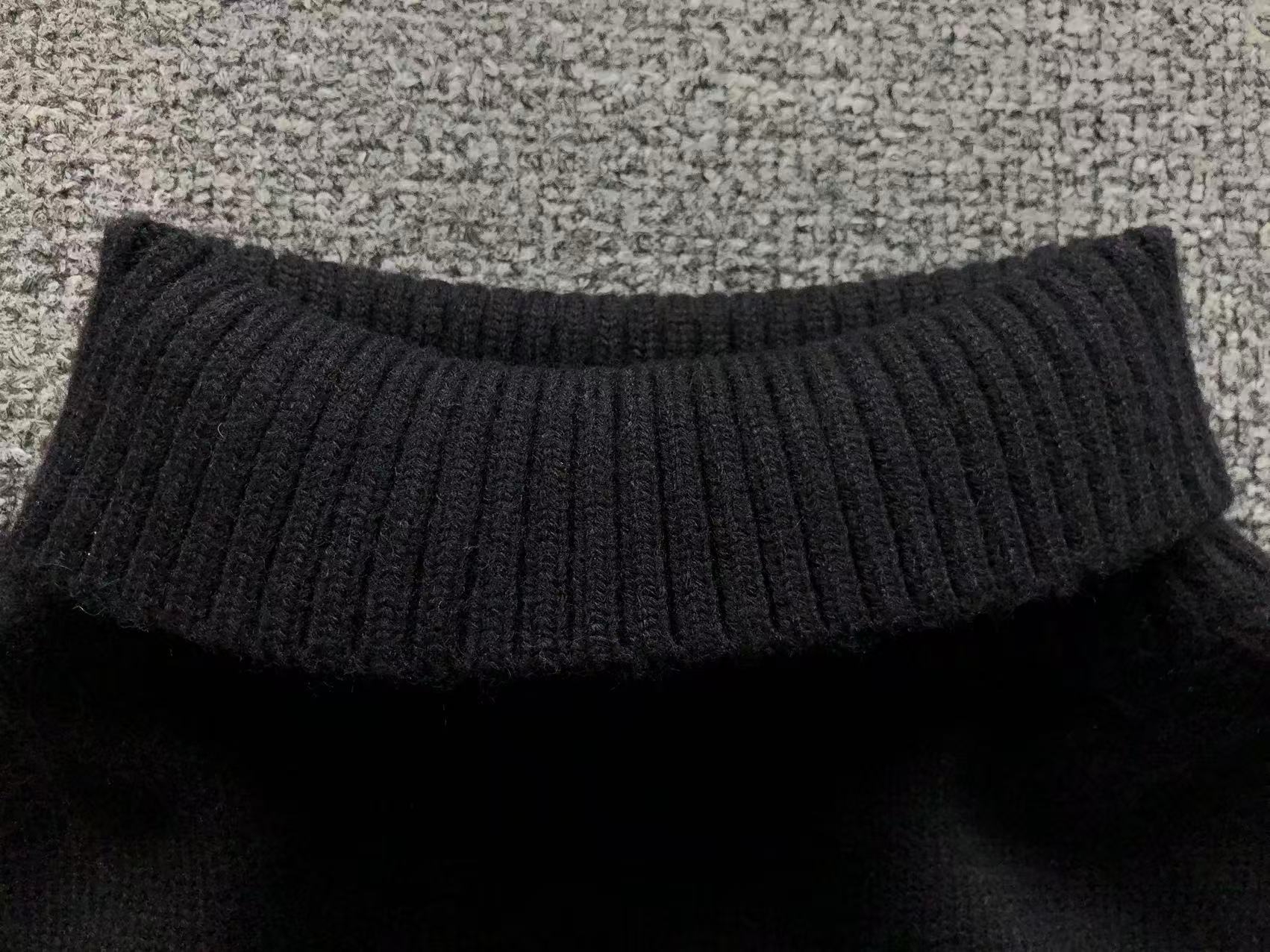 Am1 Sweater
