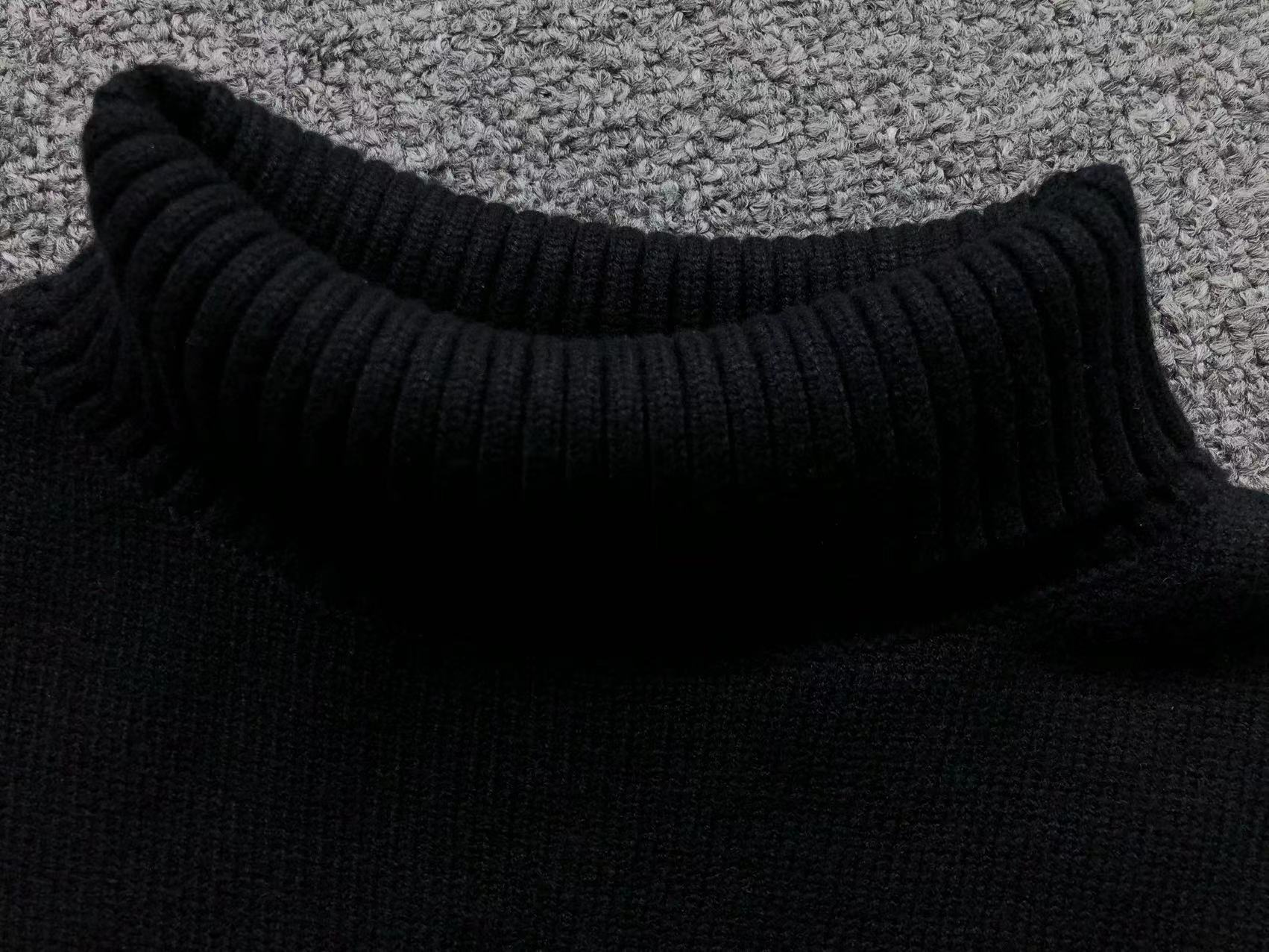 Am1 Sweater