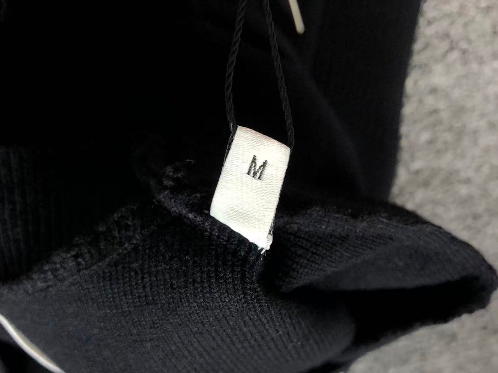 Am1 Sweater