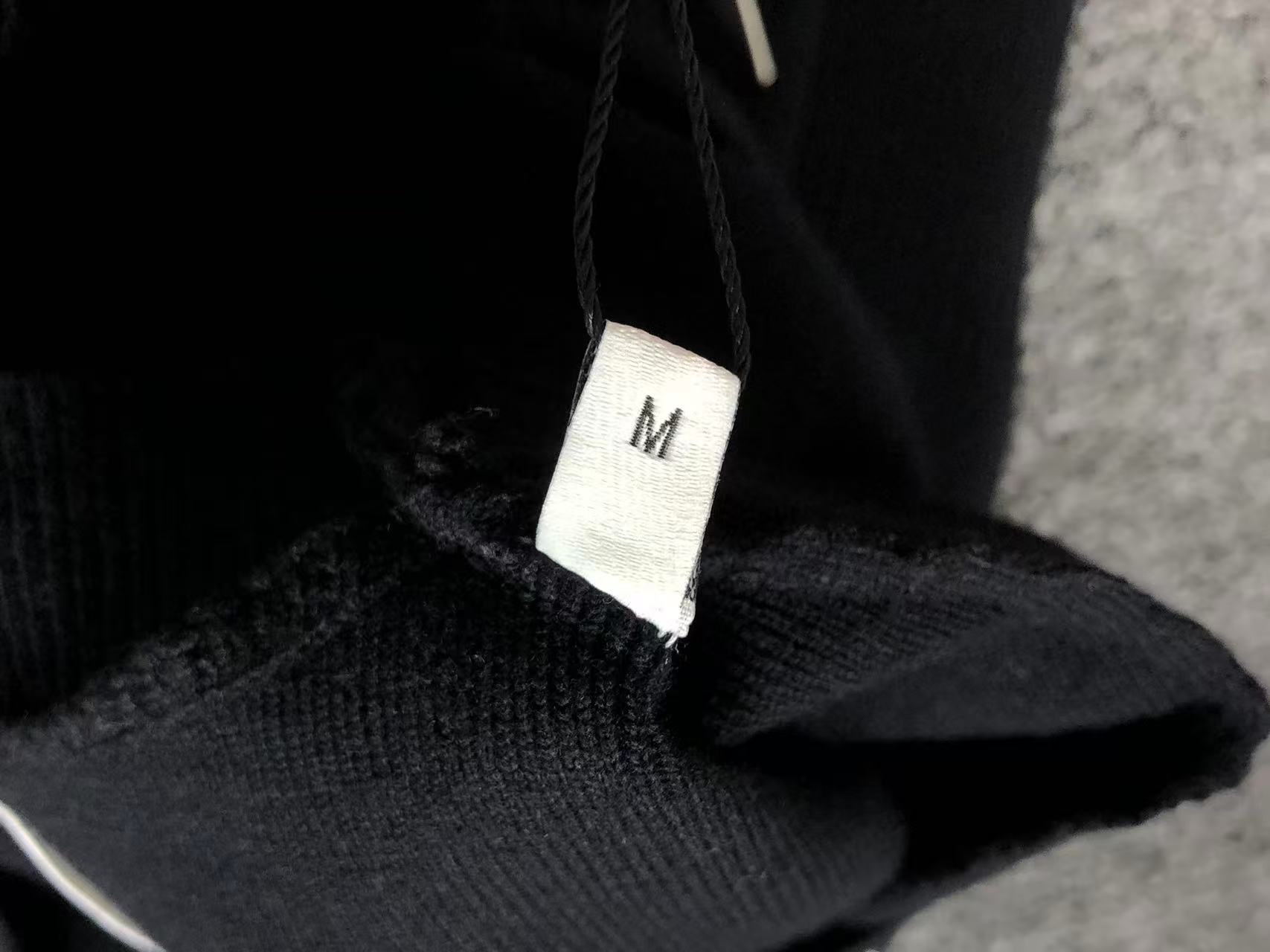 Am1 Sweater