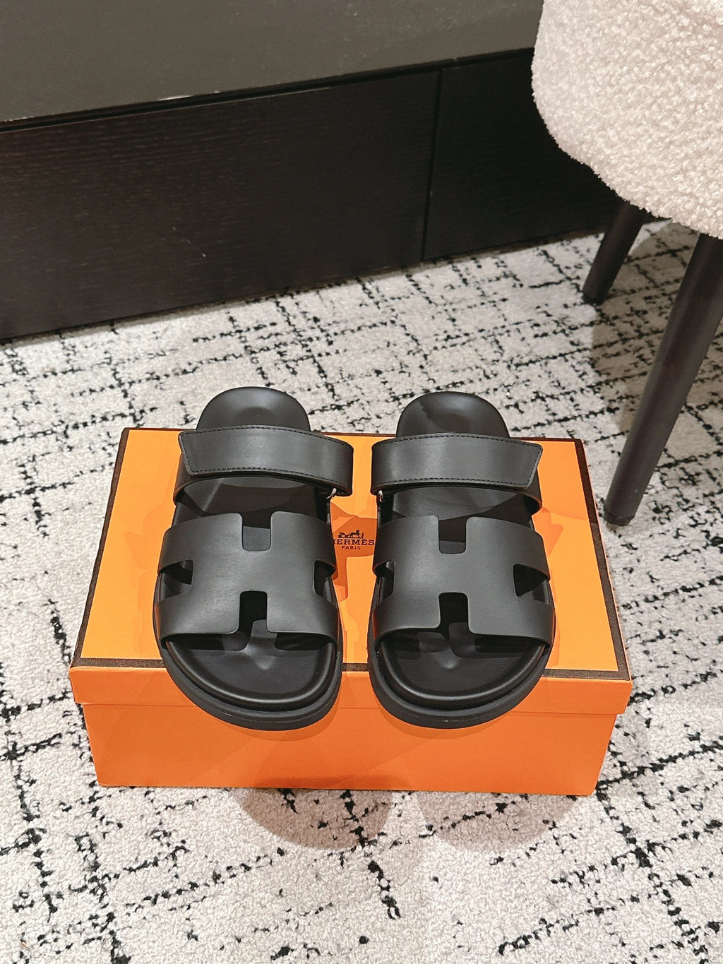 H Sandals