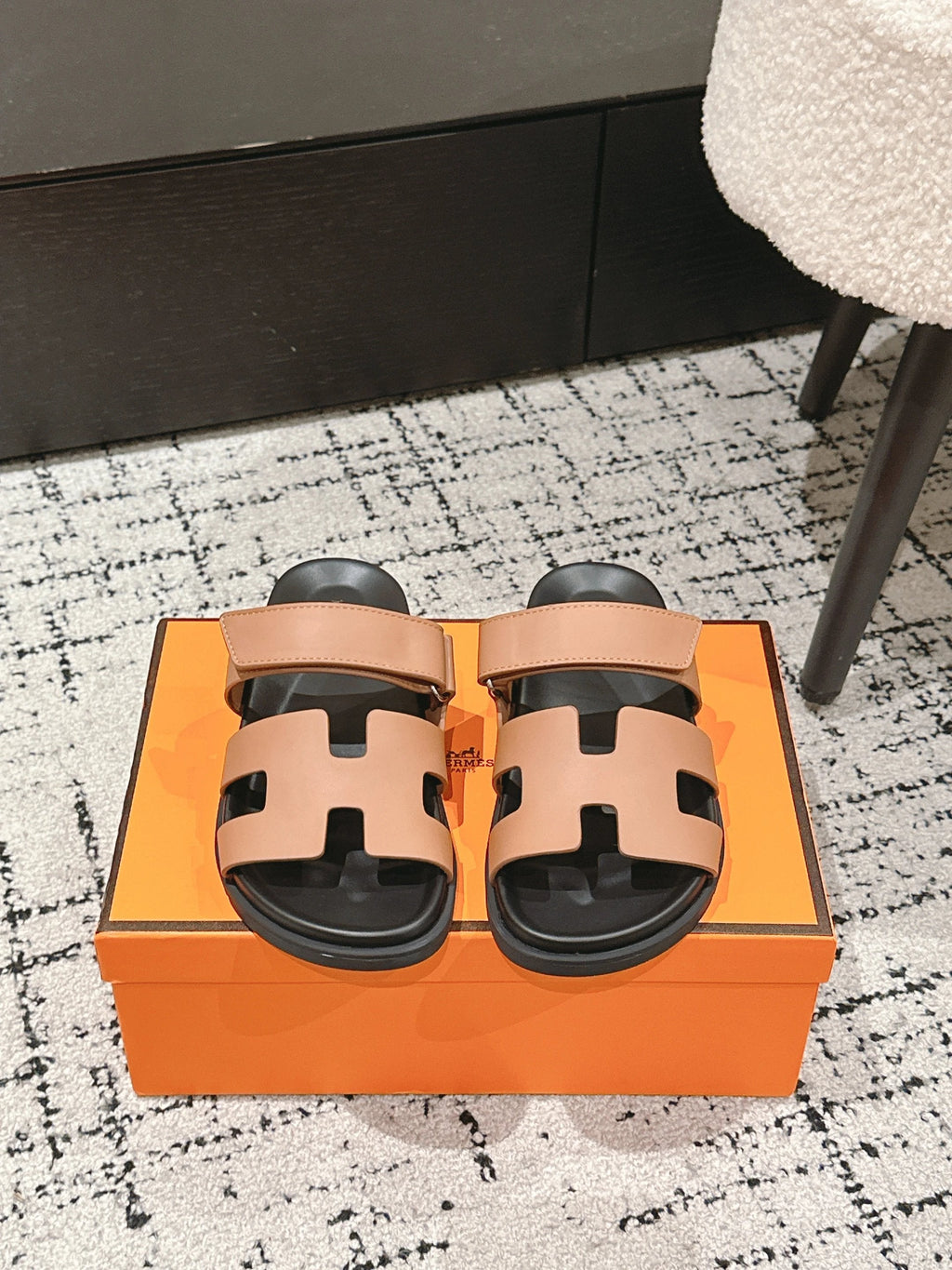 H Sandals