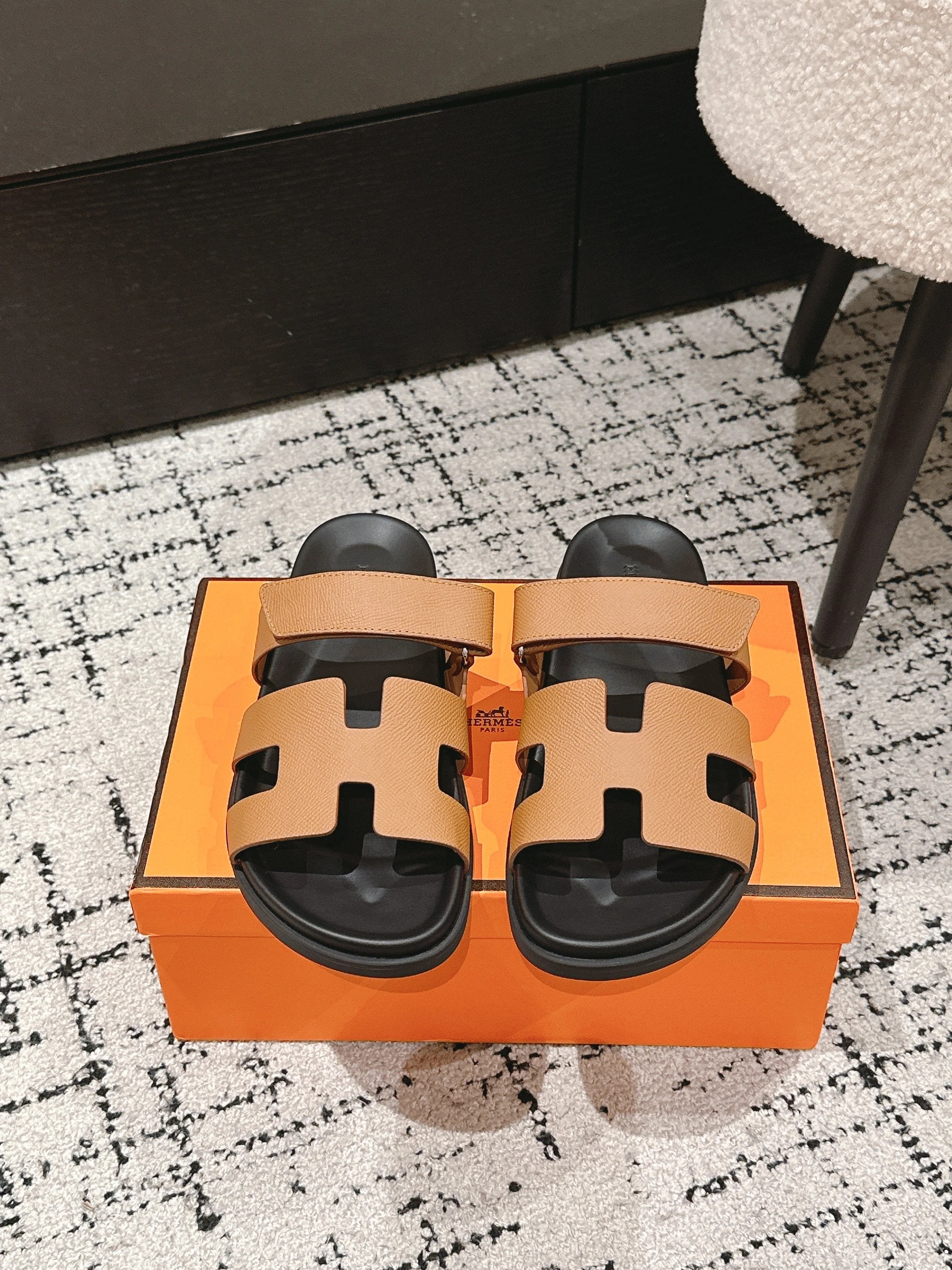 H Sandals