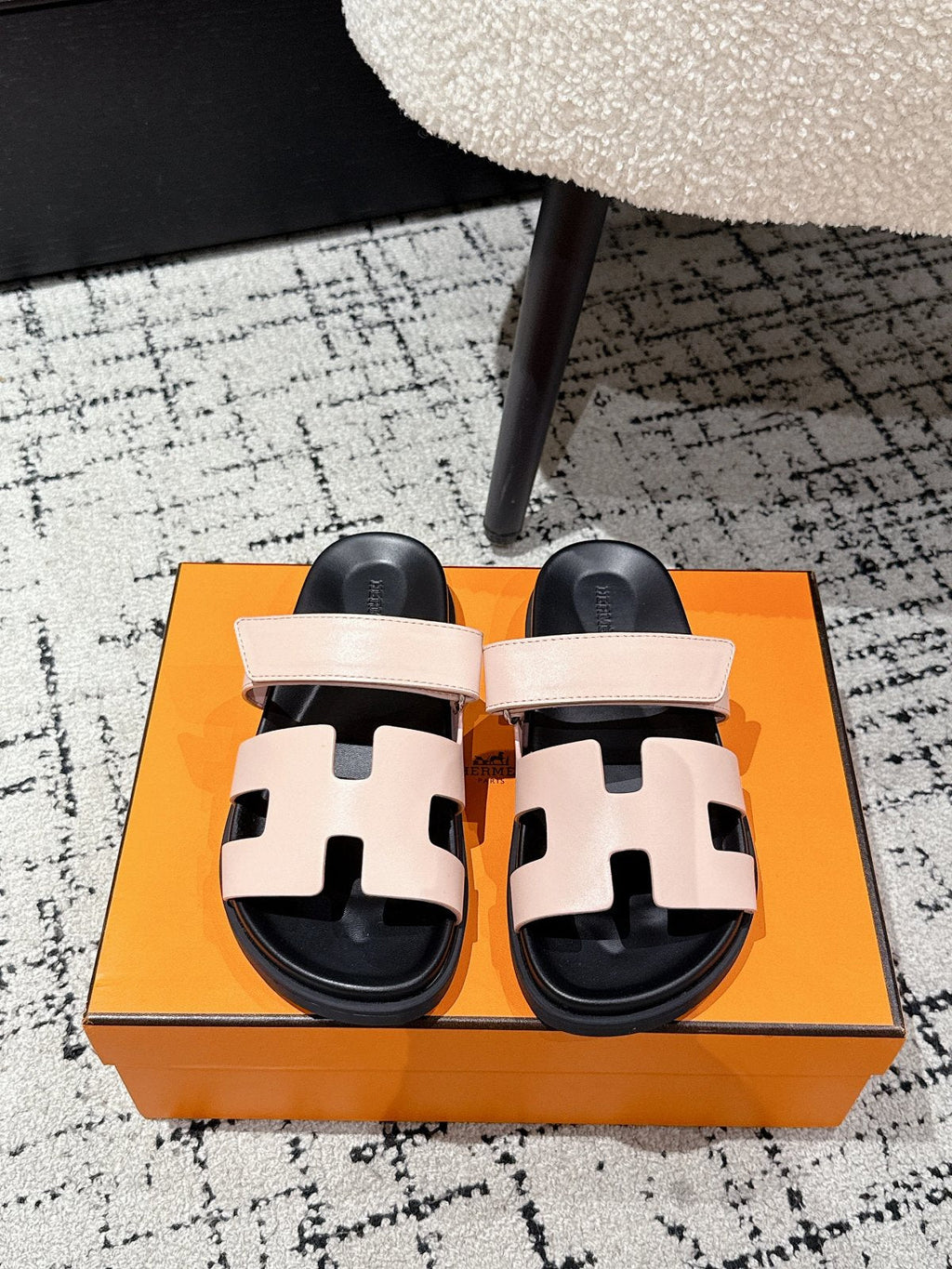 H Sandals