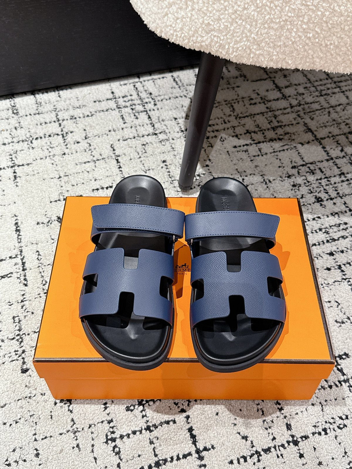 H Sandals